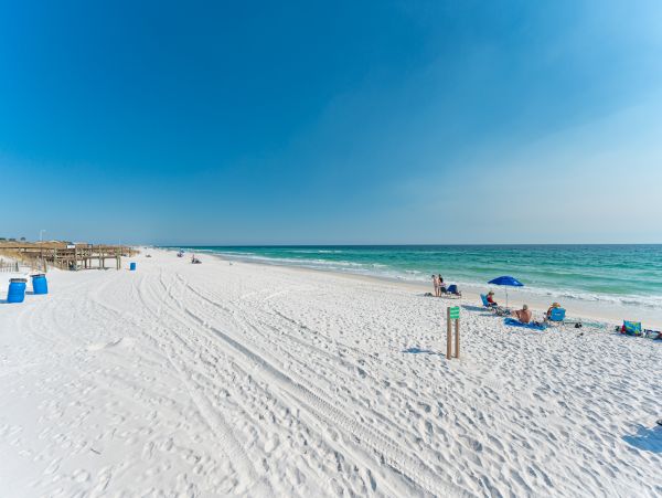 Fort Walton Beach Vacation Rental – Gulf Front Condo with Balcony Views & Modern Comforts