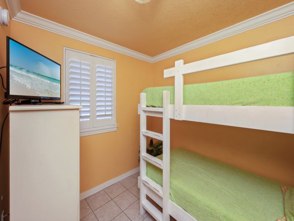 Fort Walton Beach Vacation Rental – Gulf Front Condo with Balcony Views & Modern Comforts