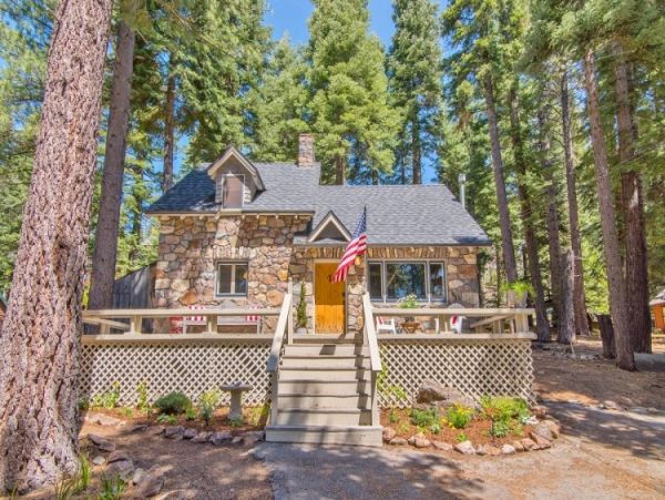 Tahoe City Vacation Cottage Sleeps Four Guests