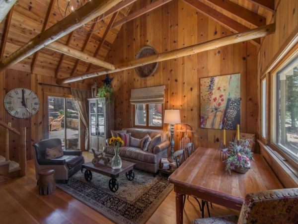 Tahoe City Vacation Cottage Sleeps Four Guests