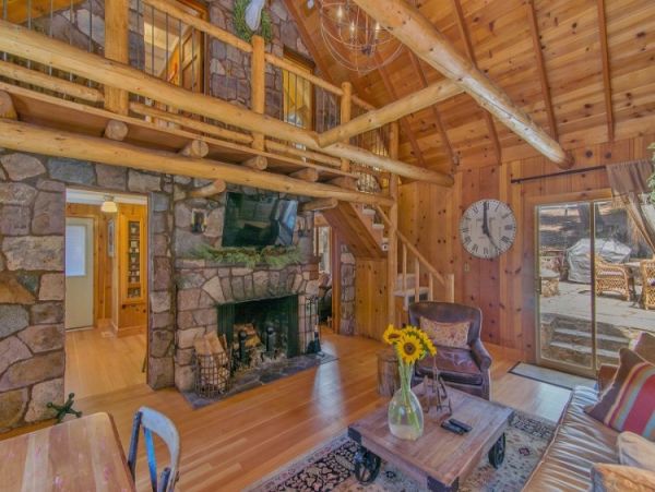 Tahoe City Vacation Cottage Sleeps Four Guests