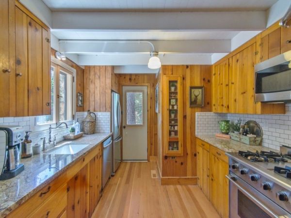 Tahoe City Vacation Cottage Sleeps Four Guests