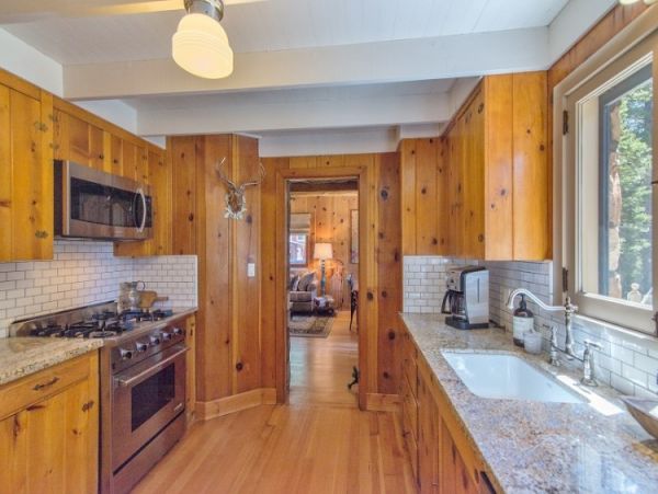 Tahoe City Vacation Cottage Sleeps Four Guests