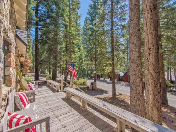 Tahoe City Vacation Cottage Sleeps Four Guests