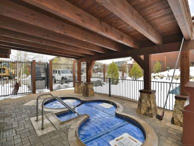 Truckee Three Bedroom Rental Condo Sleeps Six Guests