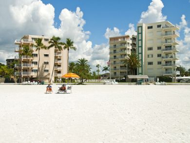 Beachfront One Bedroom Vacation Condo in Siesta Key