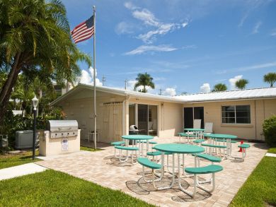 Beachfront One Bedroom Vacation Condo in Siesta Key