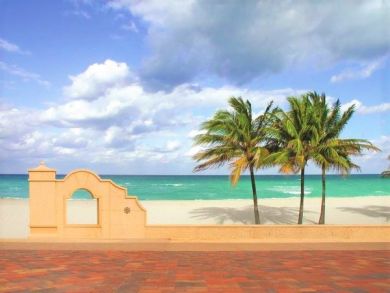 Three Bedroom Luxury Walk to Beach Condo in Hollywood FL - Ocean & Intercoastal Views
