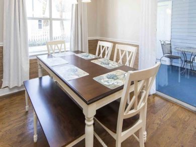 Destin Vacation Home Sleeps Twelve Guests.