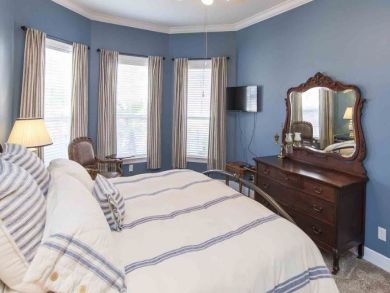 Destin Vacation Home Sleeps Twelve Guests.