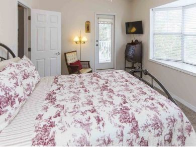 Destin Vacation Home Sleeps Twelve Guests.