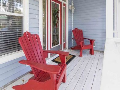 Destin Vacation Home Sleeps Twelve Guests.
