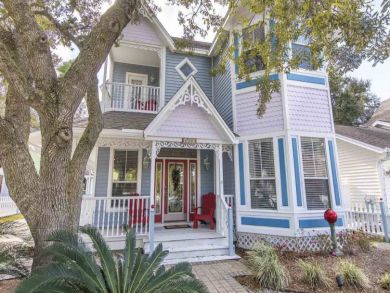 Destin Vacation Home Sleeps Twelve Guests.