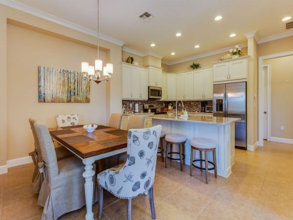 Naples Luxury Villa 2 Bedrooms + Den Waterfront