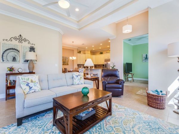 Naples Luxury Villa 2 Bedrooms + Den Waterfront