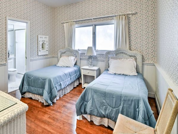 Luxury Englewood Vacation Home Five Bedrooms Sleeps Twelve