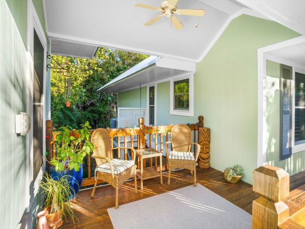 Four Bedroom Vacation Home in Sanibel - Walk to Beach