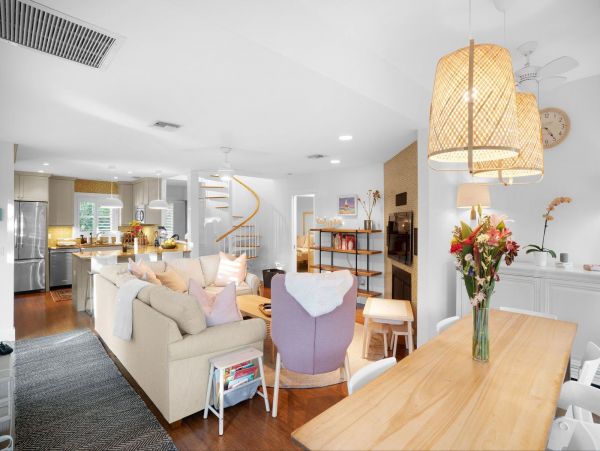 Four Bedroom Vacation Home in Sanibel - Walk to Beach