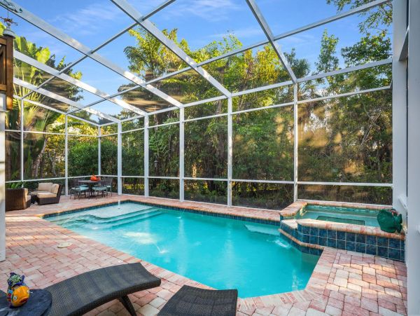 Four Bedroom Vacation Home in Sanibel - Walk to Beach