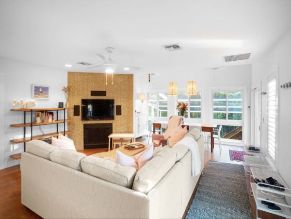 Four Bedroom Vacation Home in Sanibel - Walk to Beach