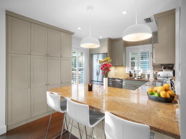 Four Bedroom Vacation Home in Sanibel - Walk to Beach