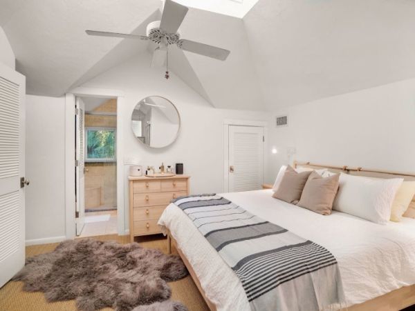 Four Bedroom Vacation Home in Sanibel - Walk to Beach