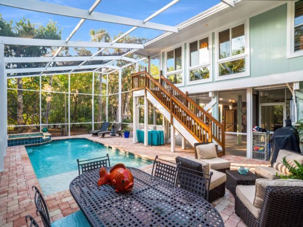 Four Bedroom Vacation Home in Sanibel - Walk to Beach