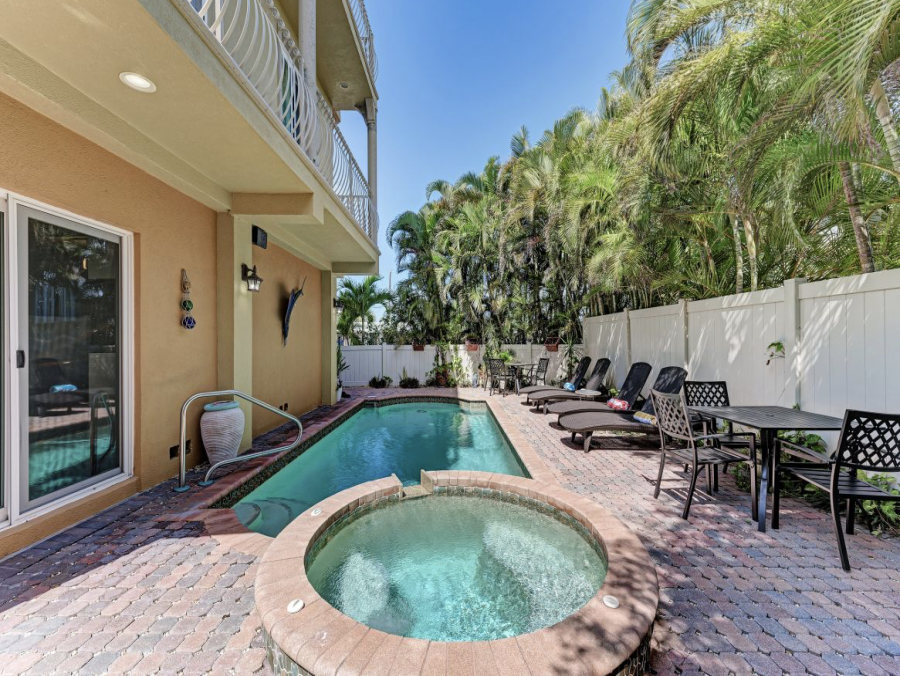 Luxury Anna Maria Island Vacation Home Sleeps 8
