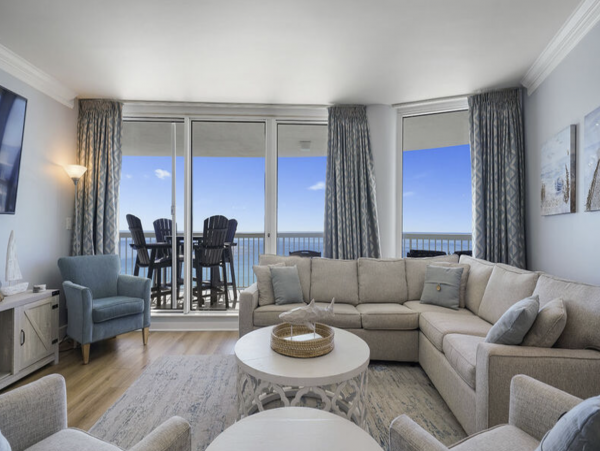 Destin Condo Gulf Front 8 Guests With Communal Pool