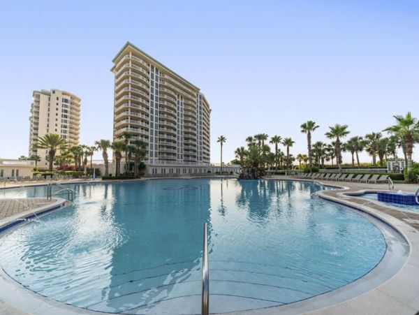 Destin Condo Gulf Front 8 Guests With Communal Pool