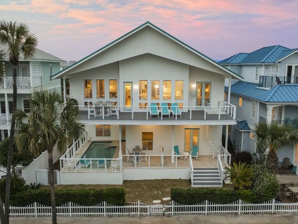 Destin Vacation Home Five Bedroom Walk to Beach