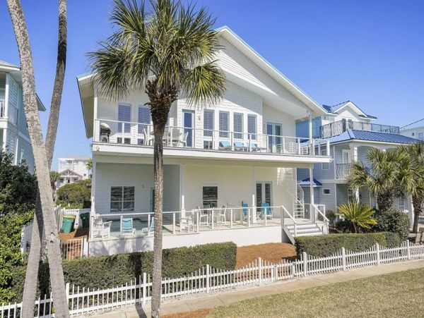 Destin Vacation Home Five Bedroom Walk to Beach