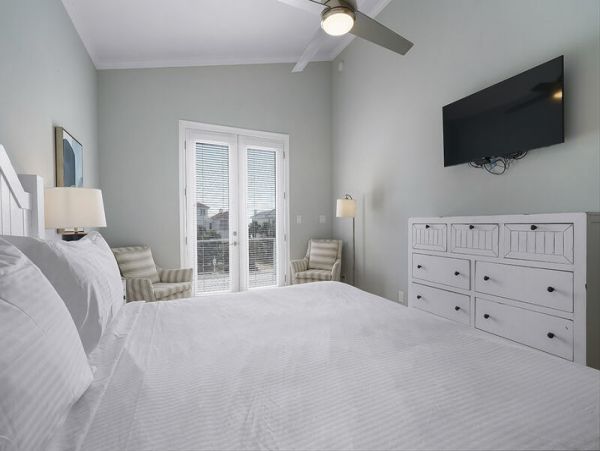 Destin Vacation Home Five Bedroom Walk to Beach