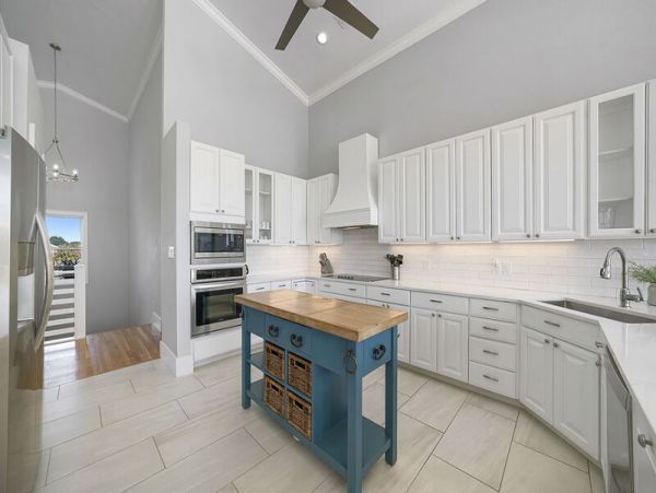 Destin Vacation Home Five Bedroom Walk to Beach