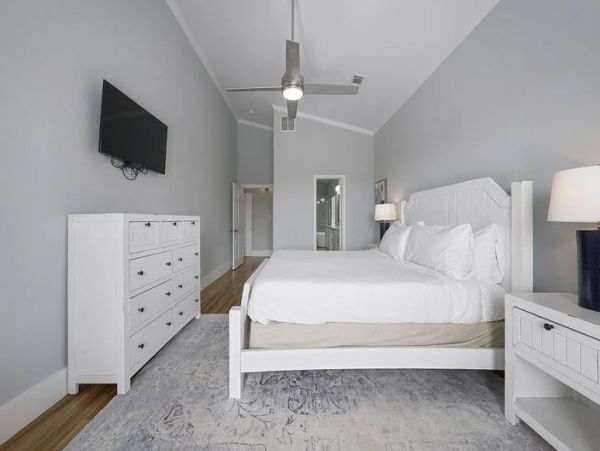 Destin Vacation Home Five Bedroom Walk to Beach