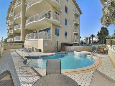 Destin Gulf Front 4 Bedrooms + Bonus Room Vacation Condo