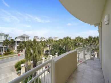 Destin Gulf Front 4 Bedrooms + Bonus Room Vacation Condo