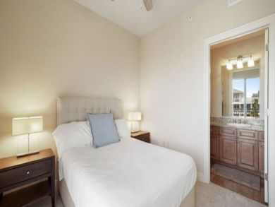 Destin Gulf Front 4 Bedrooms + Bonus Room Vacation Condo