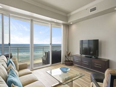 Destin Gulf Front 4 Bedrooms + Bonus Room Vacation Condo