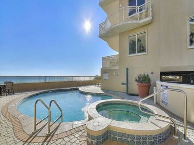 Destin Gulf Front 4 Bedrooms + Bonus Room Vacation Condo
