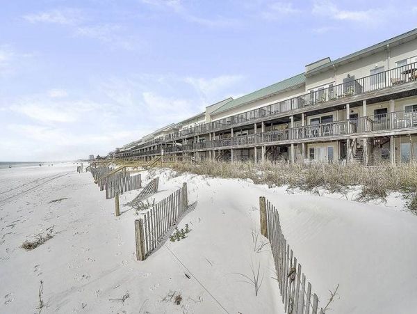 On Beach Luxury 3 Bedroom Vacation Townhome Sleeps 12 Guests