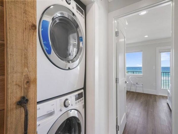 On Beach Luxury 3 Bedroom Vacation Townhome Sleeps 12 Guests