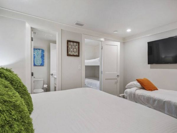 On Beach Luxury 3 Bedroom Vacation Townhome Sleeps 12 Guests