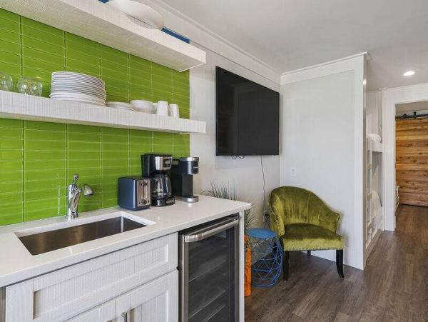 On Beach Luxury 3 Bedroom Vacation Townhome Sleeps 12 Guests