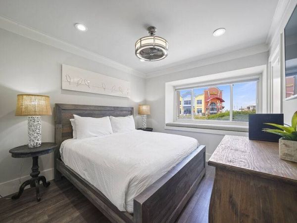 On Beach Luxury 3 Bedroom Vacation Townhome Sleeps 12 Guests