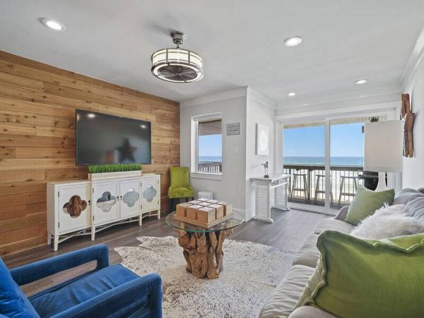 On Beach Luxury 3 Bedroom Vacation Townhome Sleeps 12 Guests