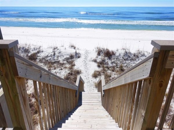 Luxury Five Bedroom Vacation Home Right on the Beach