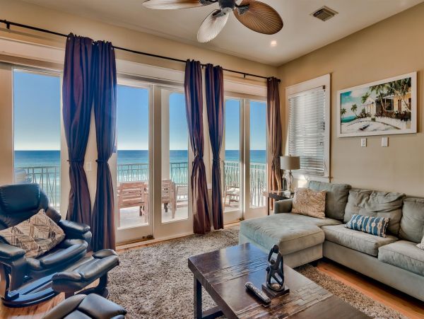 Luxury Five Bedroom Vacation Home Right on the Beach