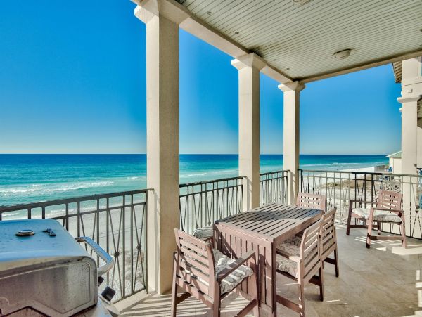 Luxury Five Bedroom Vacation Home Right on the Beach