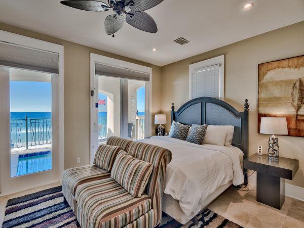 Luxury Five Bedroom Vacation Home Right on the Beach